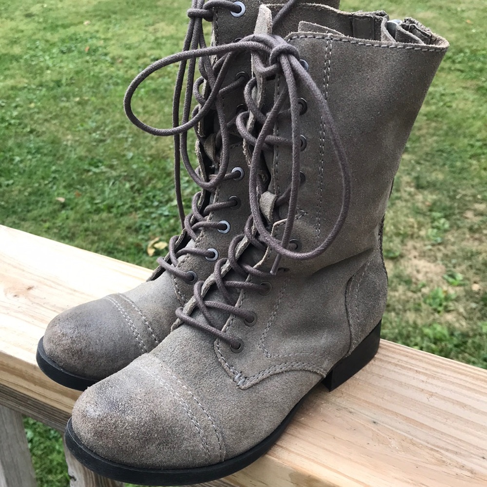 ALDO boots lace up suede nice boot like new size 5